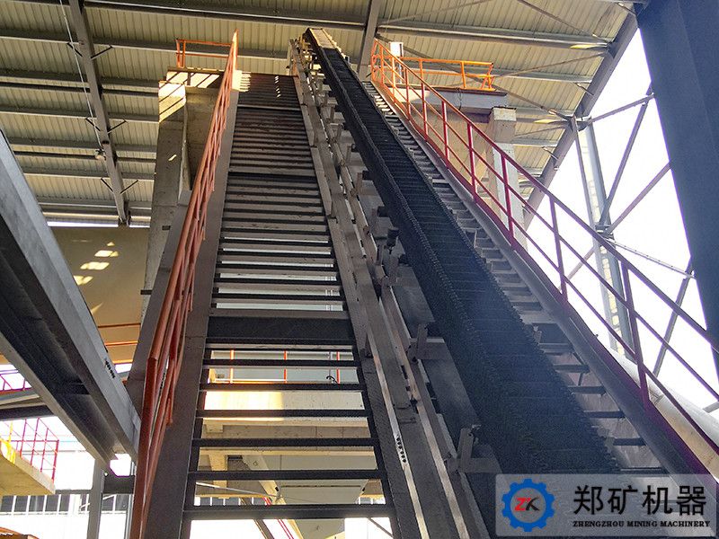 大傾角波狀擋邊帶式輸送機(jī)